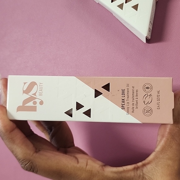 NWT L.YS Beauty No Limits Makeup Set, 3 Piece Set - Picture 2 of 8